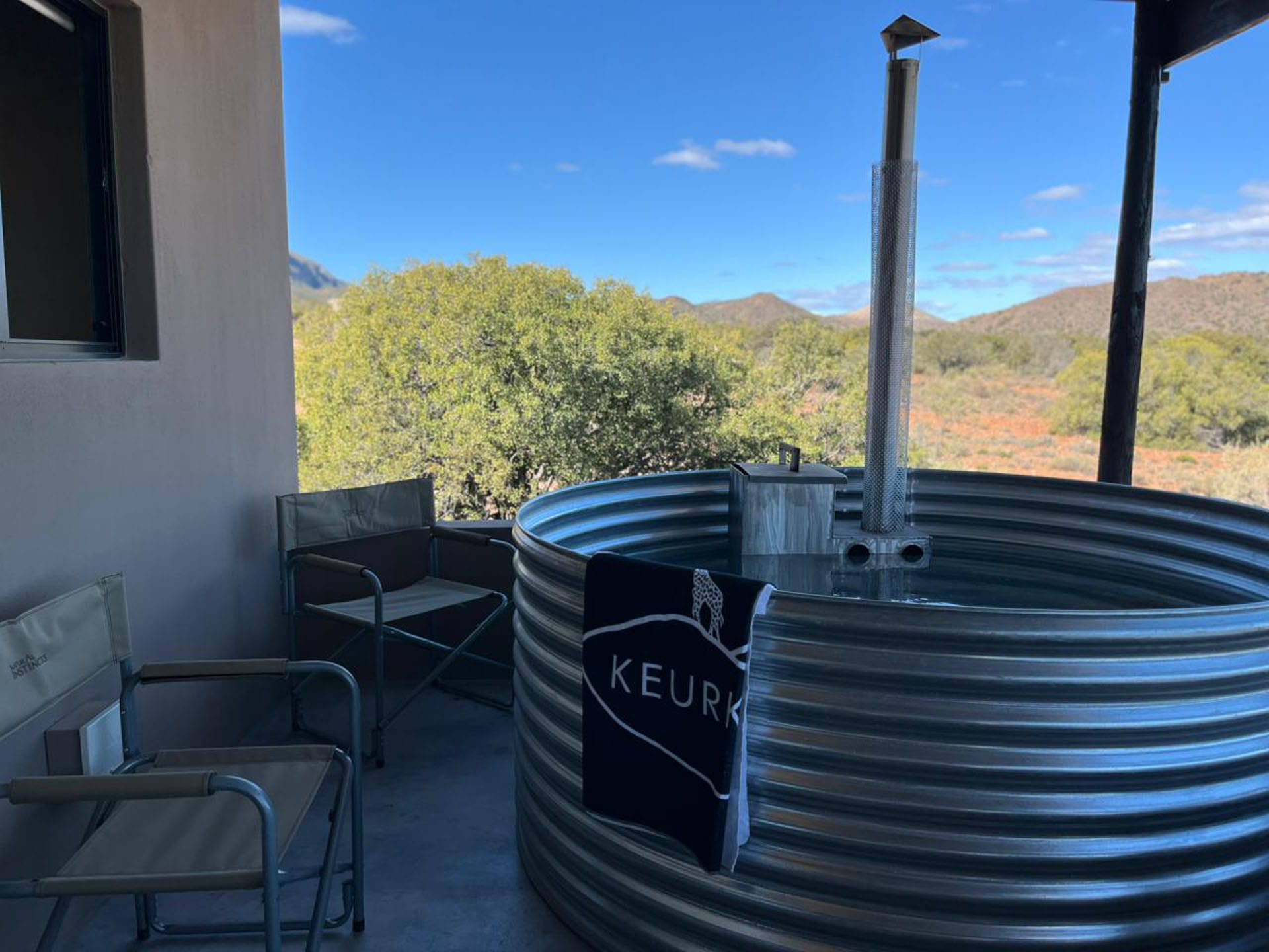 Keurkloof Farm Villas hot tub with towel